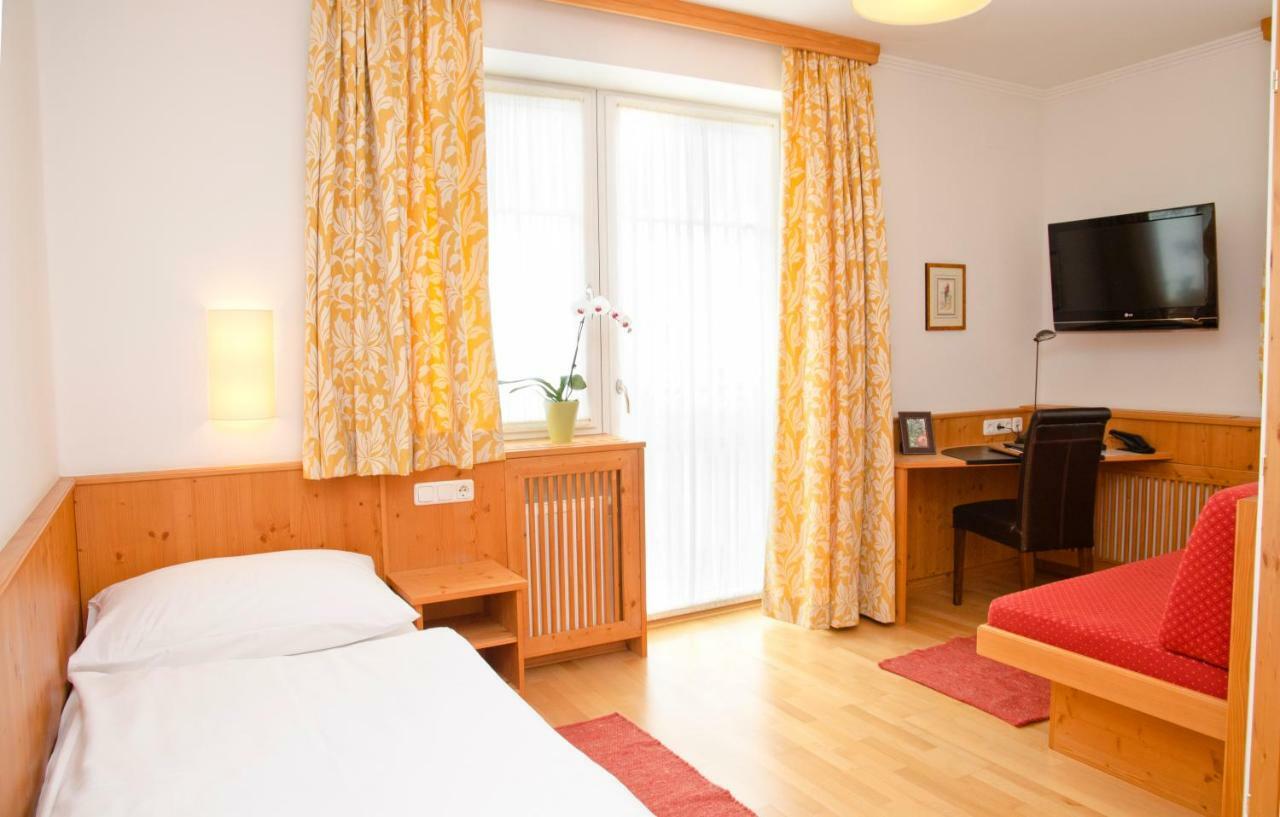 Hotel Gasthof Koenig Kremsmünster Buitenkant foto